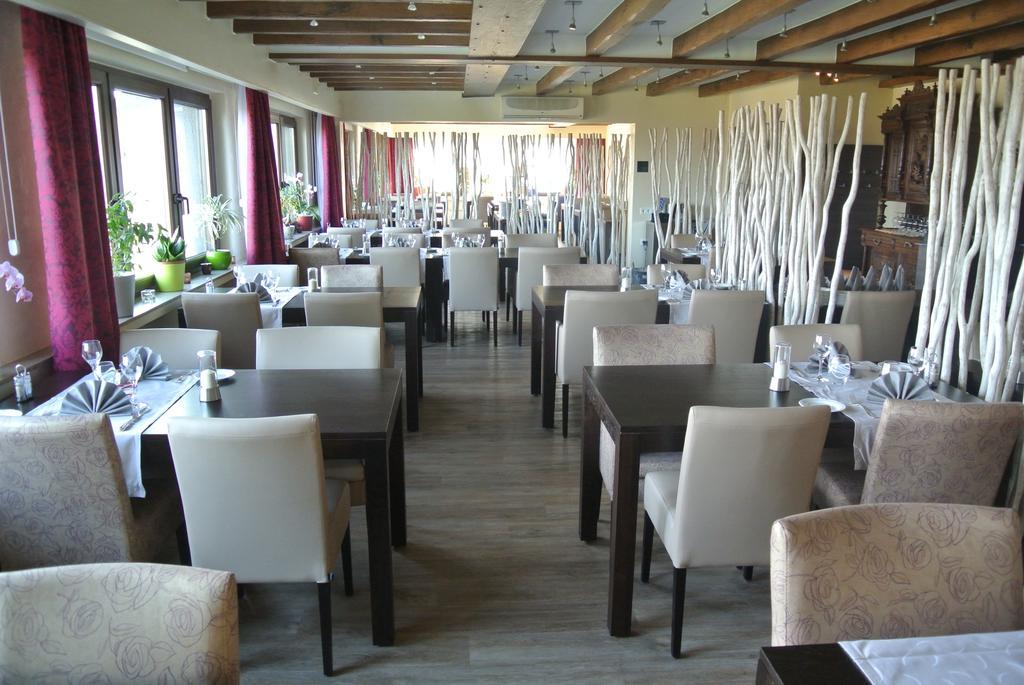 Hotel Saint Fiacre Bourscheid Exterior photo