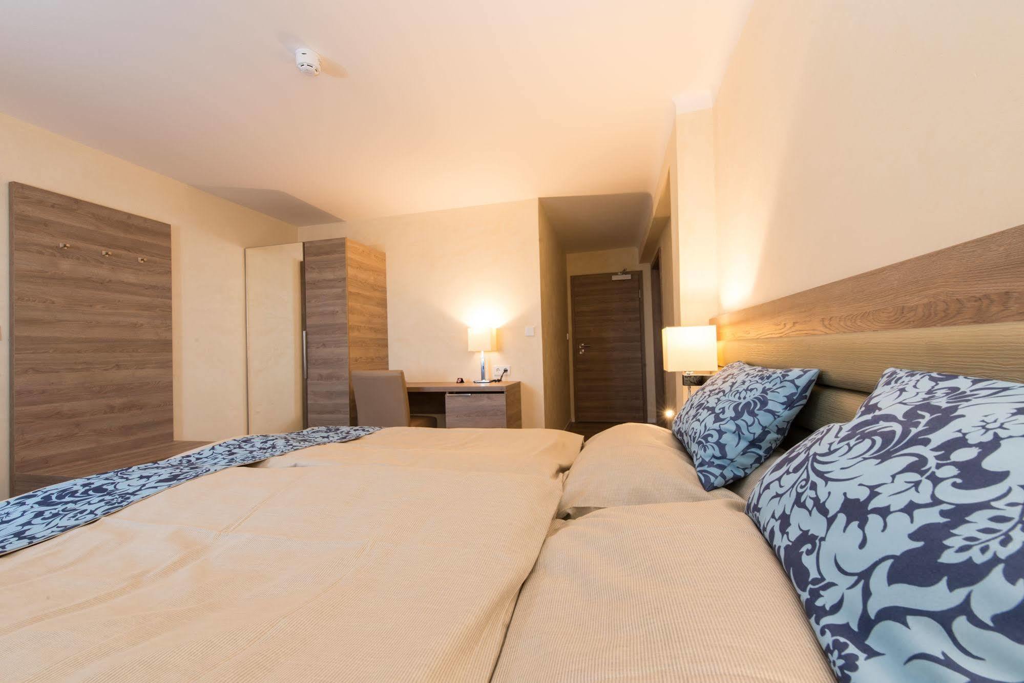 Hotel Saint Fiacre Bourscheid Exterior photo