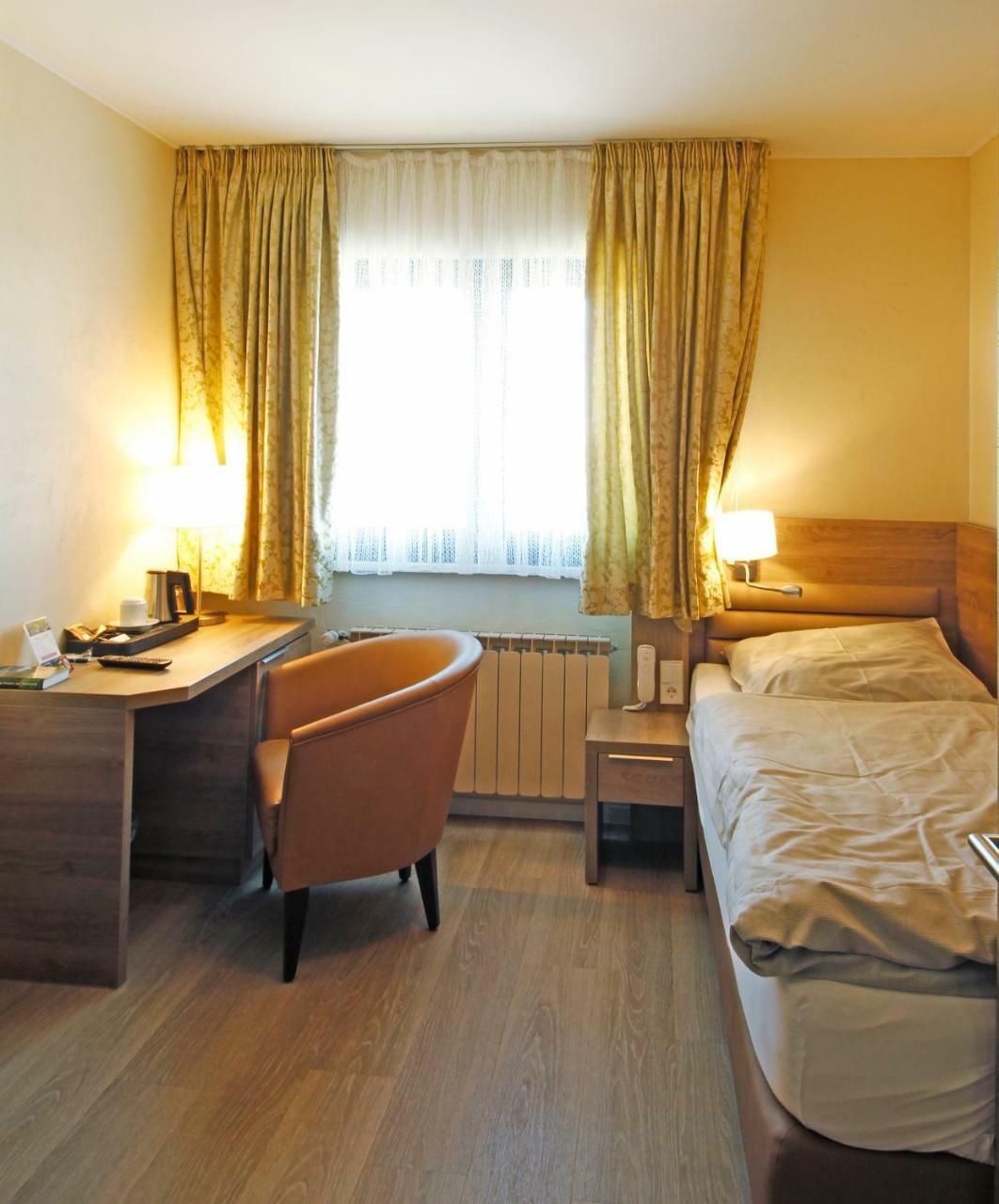 Hotel Saint Fiacre Bourscheid Exterior photo