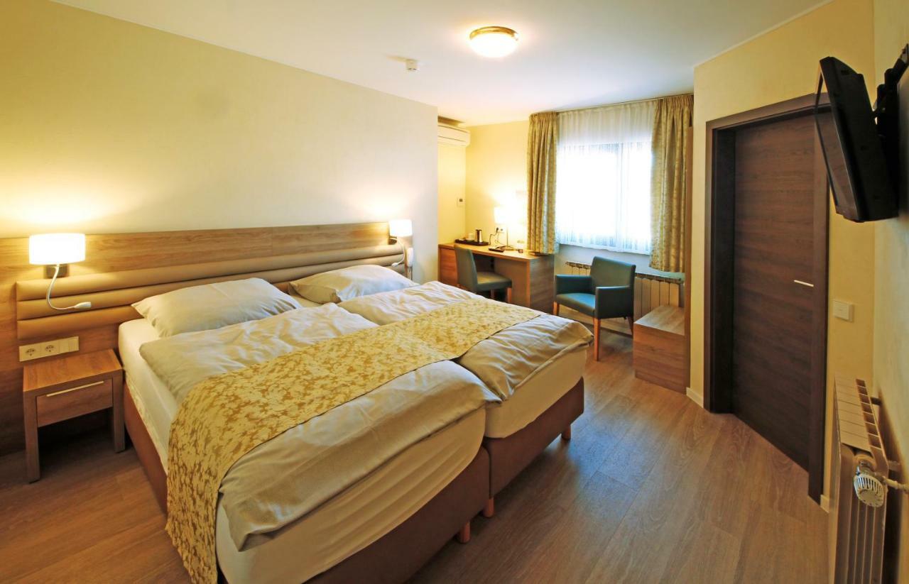 Hotel Saint Fiacre Bourscheid Exterior photo